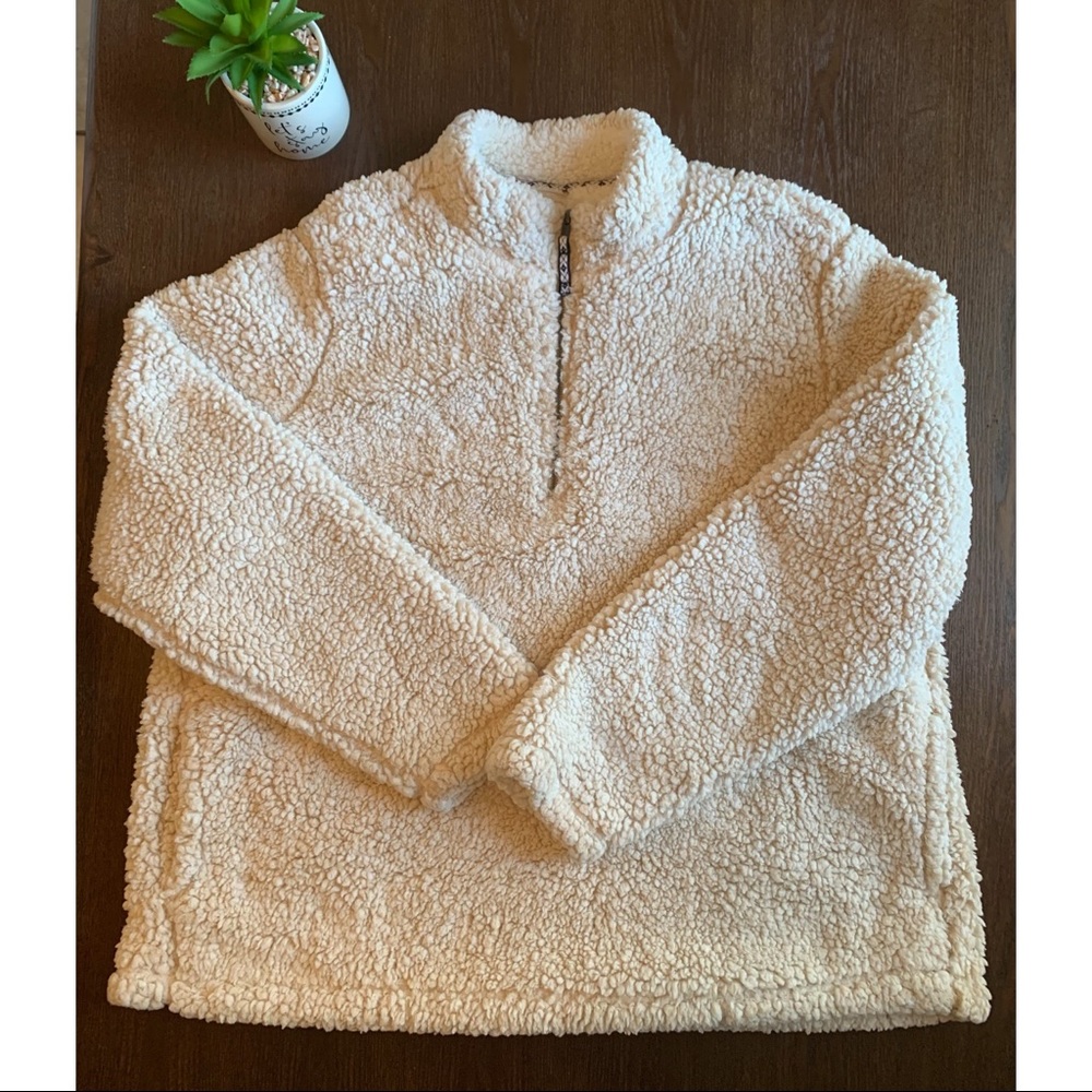 Time and Tru Women’s Sherpa pullover ✨